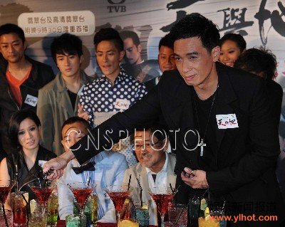 《天与地》陈豪20日在记者会为该剧造势